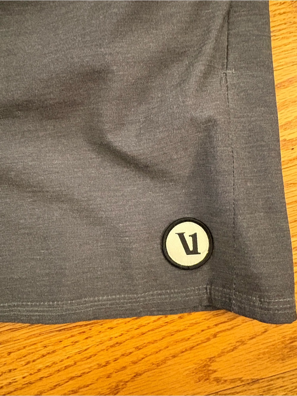 Vuori Men’s XL Charcoal Gray Performance Athletic Shorts Zip Pocket Stretch - Picture 4 of 10